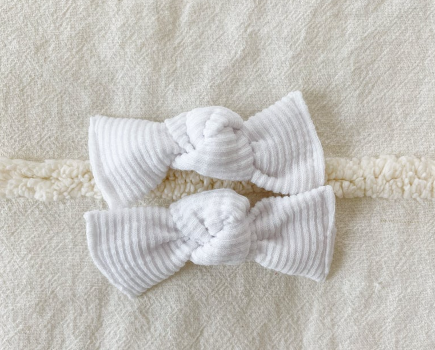 White Ribbed Clips